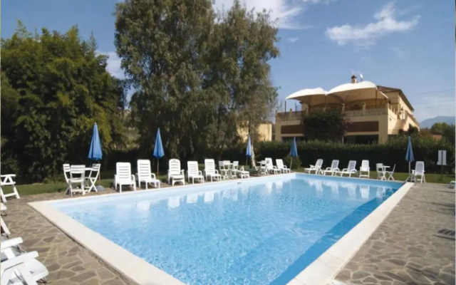 Granaio Biada In Fattoria Con Piscina