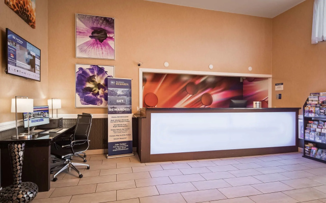 Spark by Hilton Eden Prairie