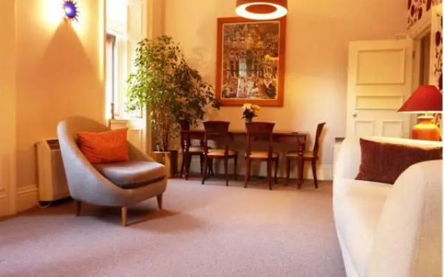 West George Street Apartment