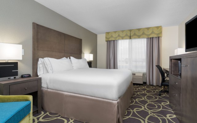 Holiday Inn Express & Suites Ames by IHG