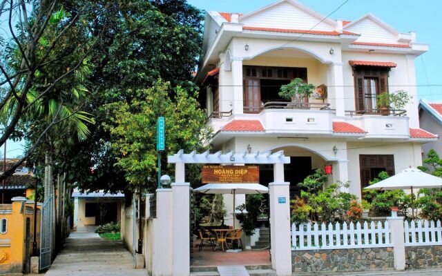 Отель Golden Leaf Homestay вид на фасад