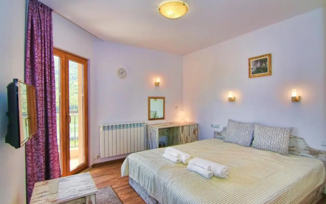 Eco House Kitana