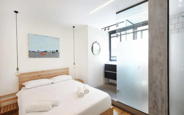 Industrial Chic 2BR in Dizengoff 35 by HolyGuest