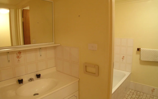 Tristani, Bay Parklands, Unit 59/2 Gowrie Avenue