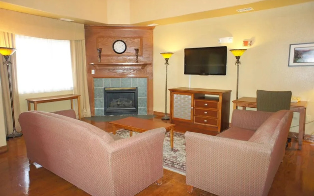 La Quinta Inn & Suites Westminster Promenade