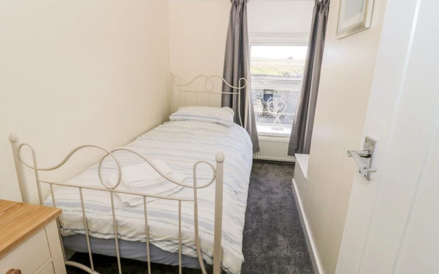 5 Ceirnioge Cottages