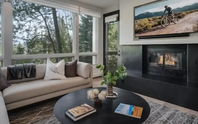 Beaver_creek_chalet_brio
