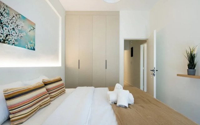 Mystique 2-Bedroom Apartment in Athens