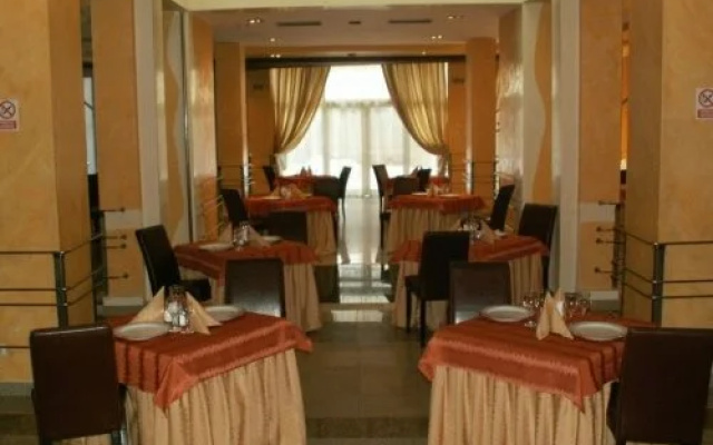 Hotel Cara
