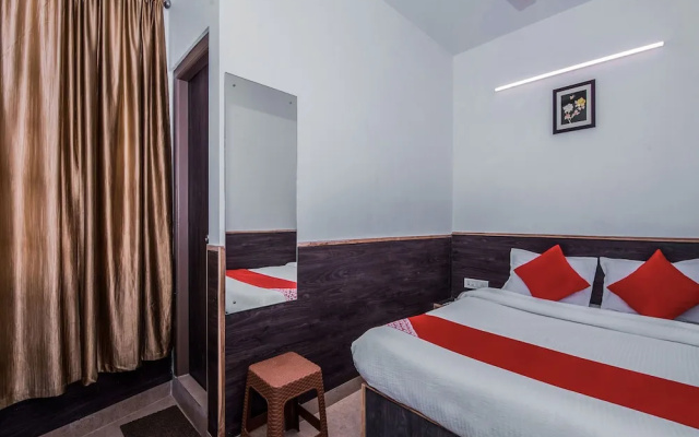 OYO 13262 Hotel Indiana