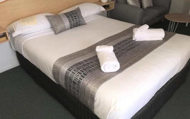 Warwick Vines Motel