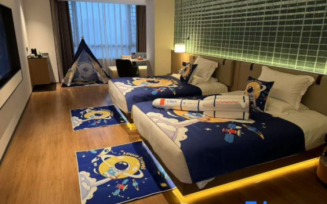 LiangZhi Huipin Hotel (Haikou Xiuying Exhibition Center)