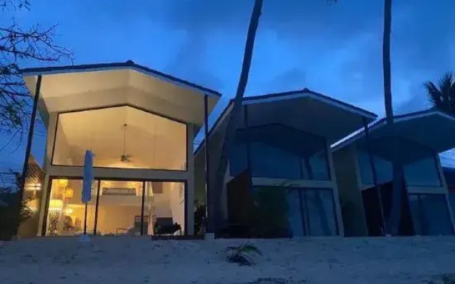 Sarana Beach Front Villas