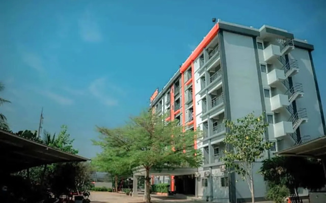 พีลาตุส อพาร์ทเม้นท์ (Pilatus Apartment)