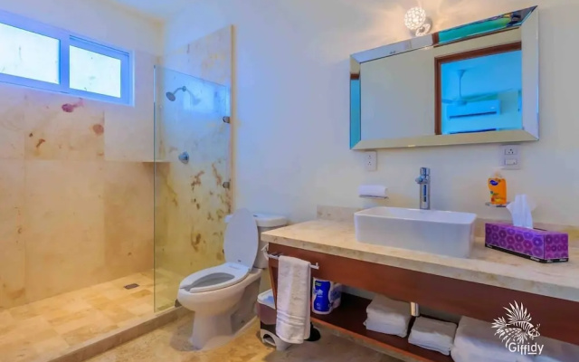 Estrella Del Mar - One Bedroom Suite 102 by Skyrun
