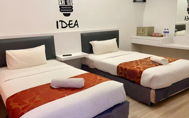 Hotel Zamburger Plaza Mahkota