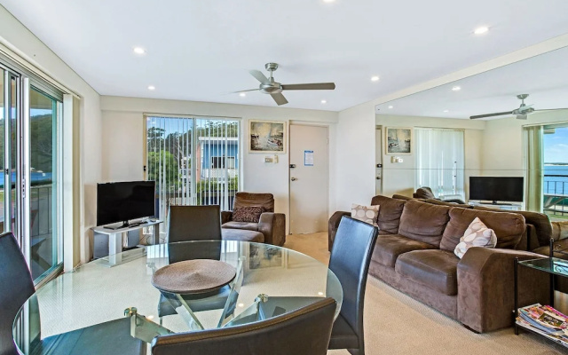 Shoal Towers, Unit 3/11 Shoal Bay Road