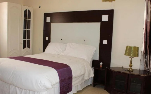 Zeroes Resort