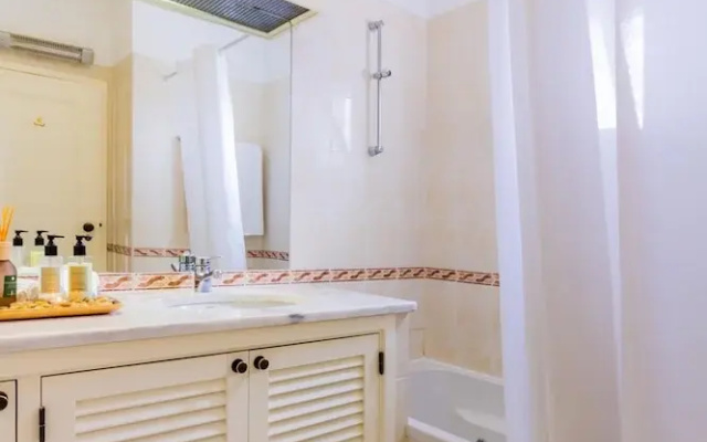 Clube Albufeira, Family Holidays with Pool View