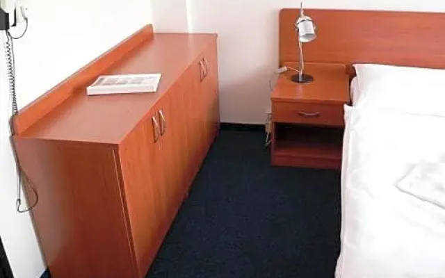 CMC Residence & Conference Inn