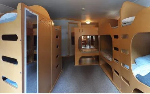 HI-Castle Mountain Hostel