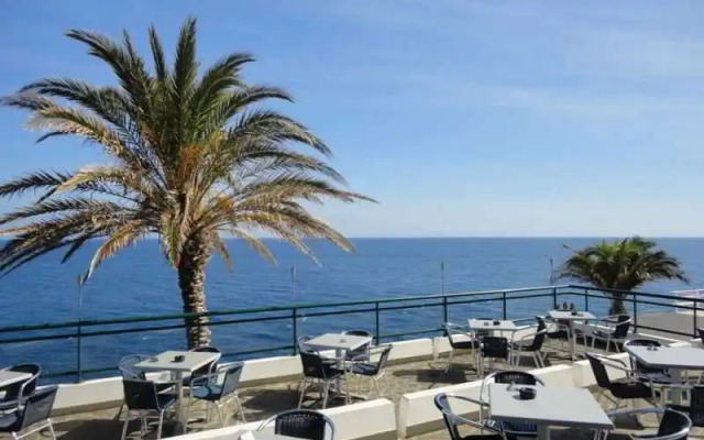 Hotel Roca Mar