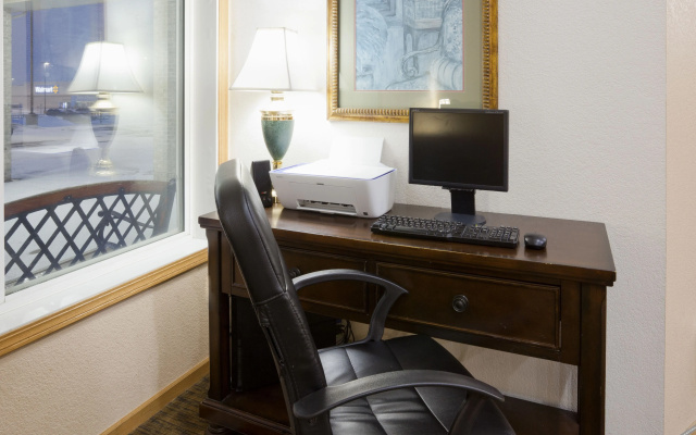 Grandstay Hotel and Suites