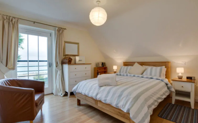 Holiday Home Whitepost