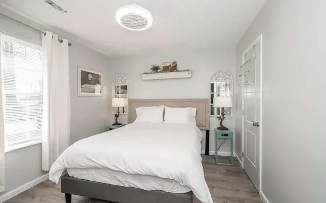 Arkstone Retreat 3 - Only 4 minutes to the Ark!