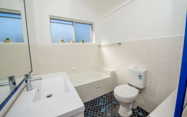 The Pines 8 - Shoal Bay