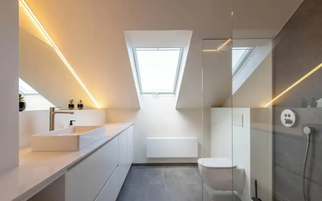 Modern Apartment Near Seabeach
