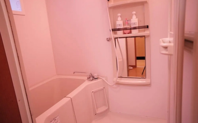 Hosei Apartment 201