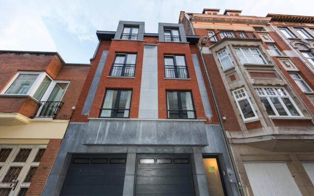 Отель Louise Uptown House вид на фасад