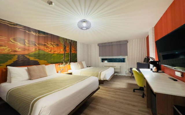 Отель Quality Inn & Suites Thunder Bay Downtown