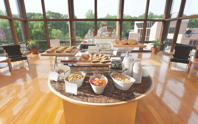 Dolce Palisades Hotel
