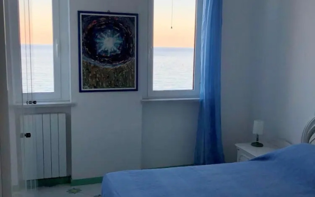 Leo Seaview Apartment