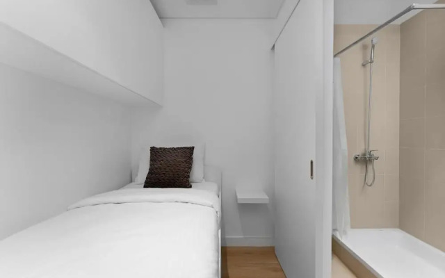 Deluxe 3BR Apt w Dubai Marina Vws Beach Access
