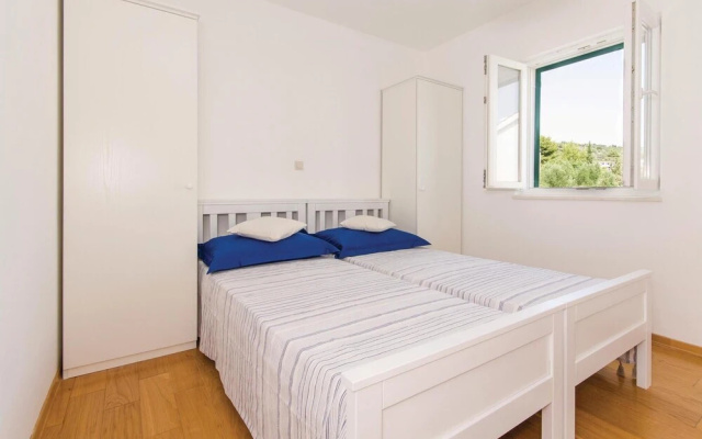 Stunning Home in Sevid With Wifi and 5 Bedrooms