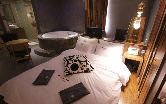 AIN Hotel