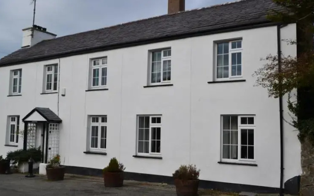 Bryn Aber, Llangybi