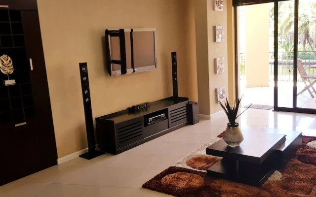 Luxurious Apartment in Century City