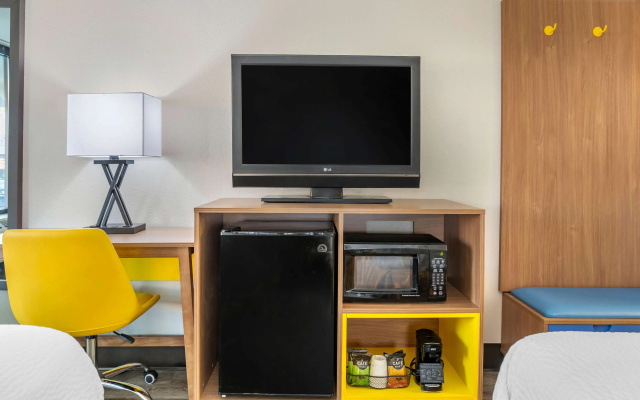 Days Inn & Suites by Wyndham Rocky Mount Golden East