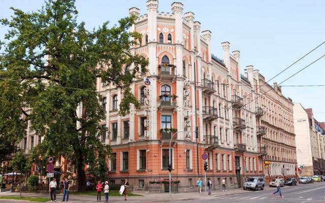 Отель Monika Centrum Hotels вид на фасад