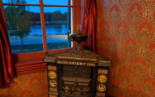 White House Hotel