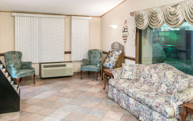 Knights Inn Canton
