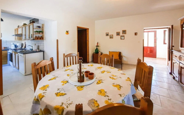 Nice Home in Lovran With Jacuzzi, 2 Bedrooms and Wifi