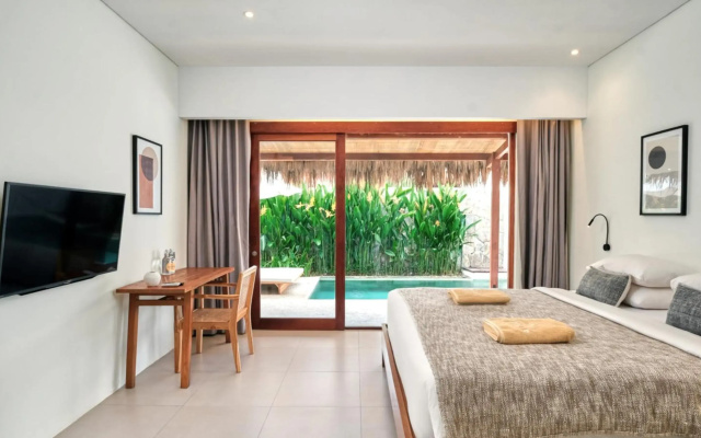 Amber Lombok Beach Resort