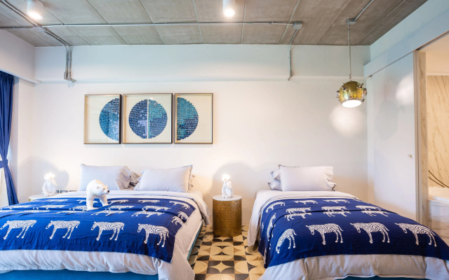 River Art Hotel