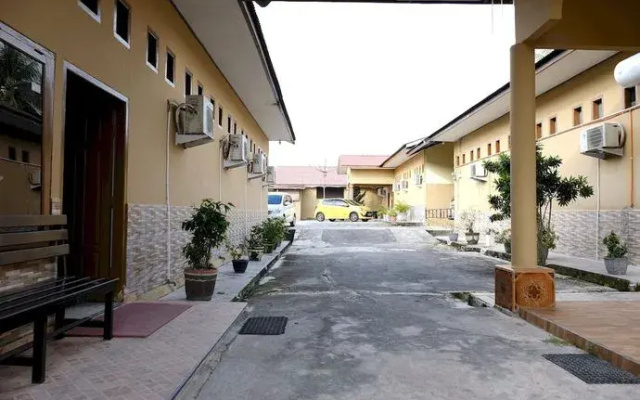 OYO 2766 Kezia Kost