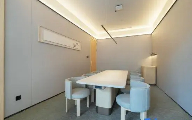 JI Hotel (Zhangjiajie 72 Marvelous Towers Scenic Area)